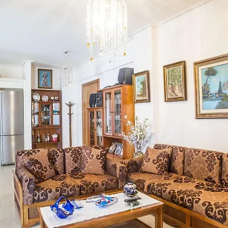 Stylish And Spacious Flat Overlooking The Sea * Kalamata
