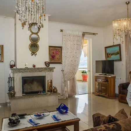 Stylish And Spacious Flat Overlooking The Sea