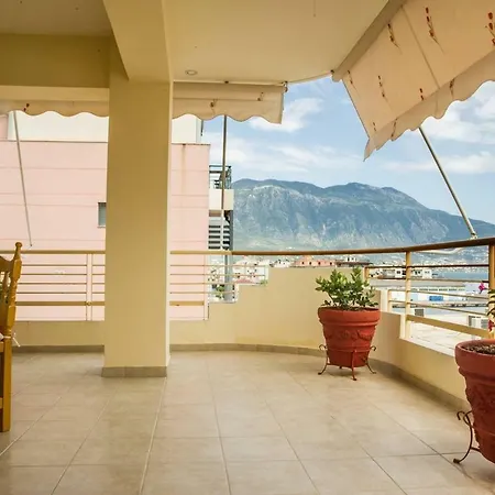 Stylish And Spacious Flat Overlooking The Sea * Kalamata