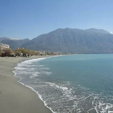 Stylish And Spacious Flat Overlooking The Sea Appartamento Kalamata